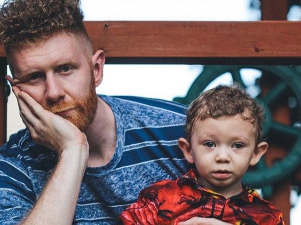 Waldo on Weed When Brian and Danielle Dwyer’s son, Waldo, is diagnosed with cancer, they proceed with a controversial—and illegal—treatment plan c...
